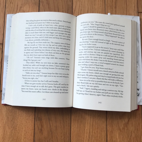 One of us is lying by Karen Mc.manus - Picture 2 of 3